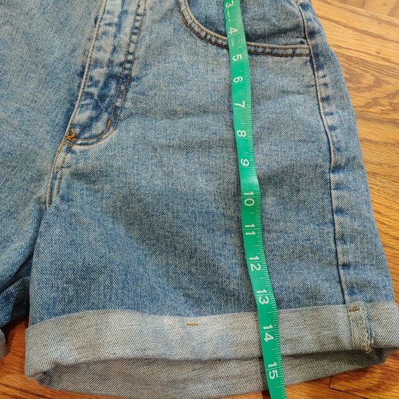 Vintage 80's GUESS? Denim Shorts - Picture 6 of 8